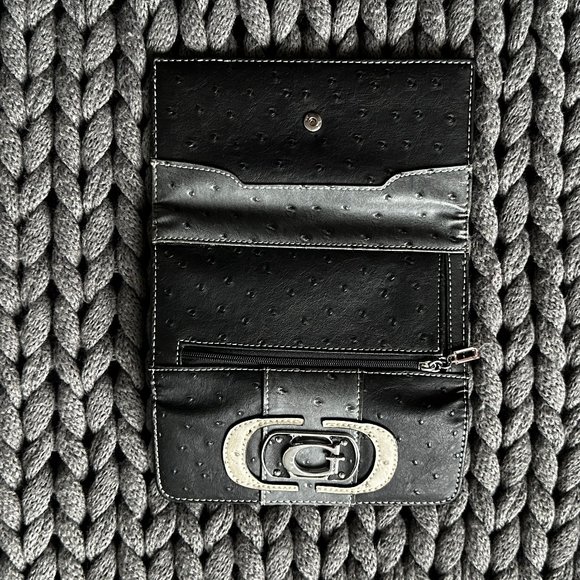 GUESS Faux Ostrich Leather Full-Sized Wallet - NWOT - Picture 3 of 4